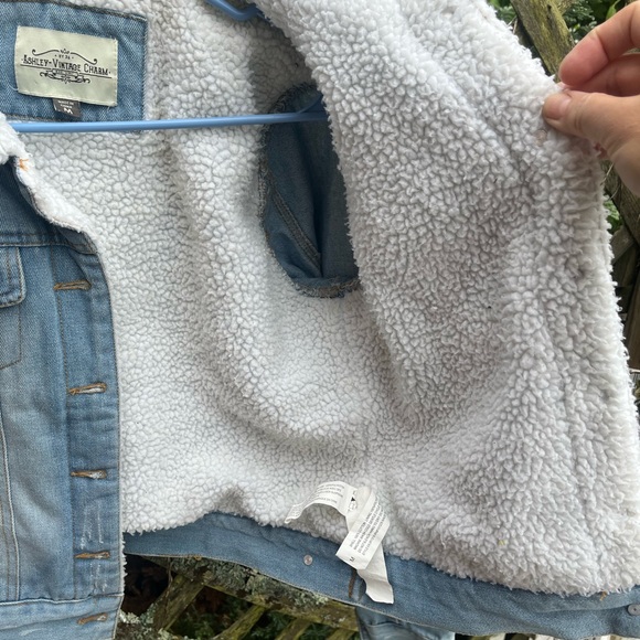 Sherpa lined jean jacket - Picture 3 of 5